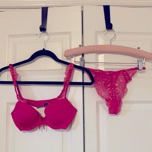 Victoria’s Secret Bra & Panty set, 34B / Med panty
